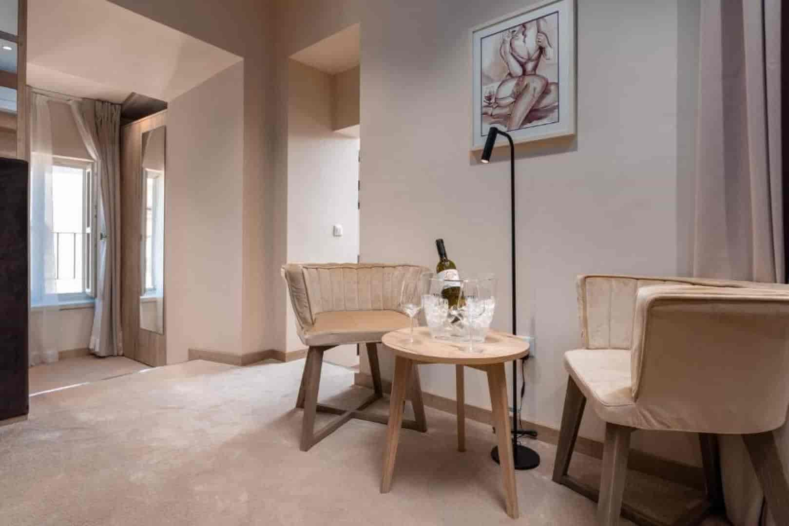 Luxury Double Room - Bed Area