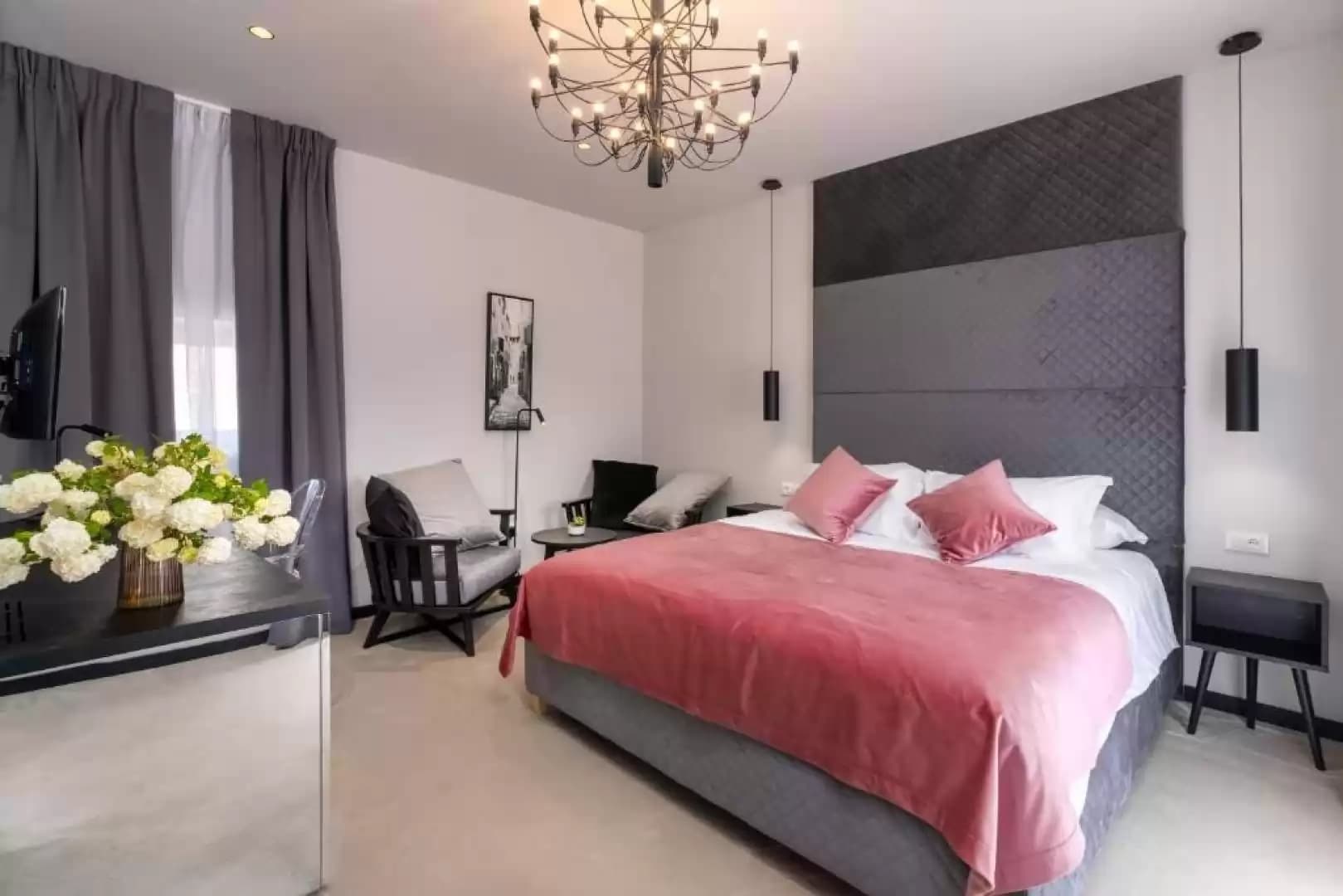 Room Gloria